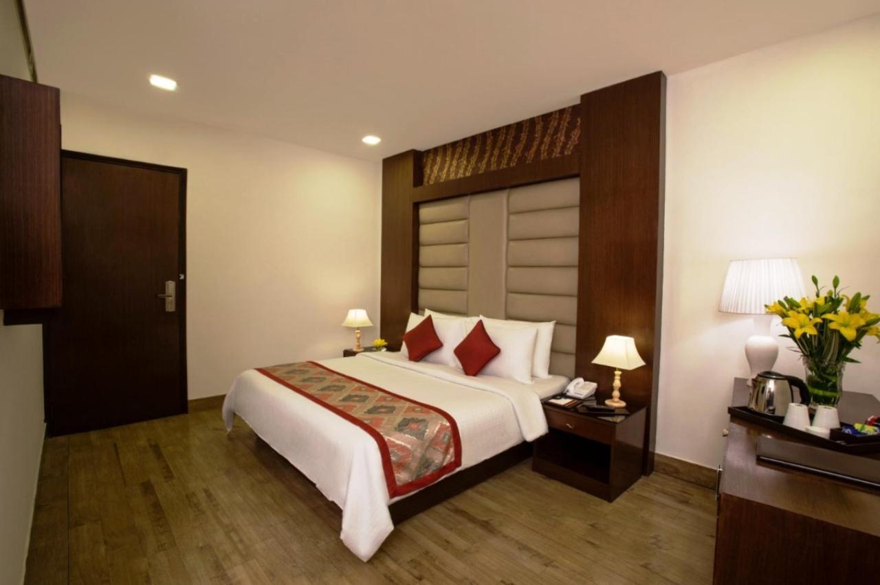 Standard King Room,758487100:JPEG